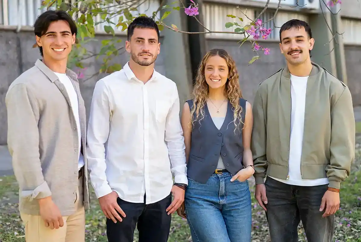 EL EQUIPO TUCUMANO. Los arquitectos premiados son Belisario Terán, Scott Wilde, Valentina Ríos Jaimes y Lucas Saavedra. / FAU-UNT