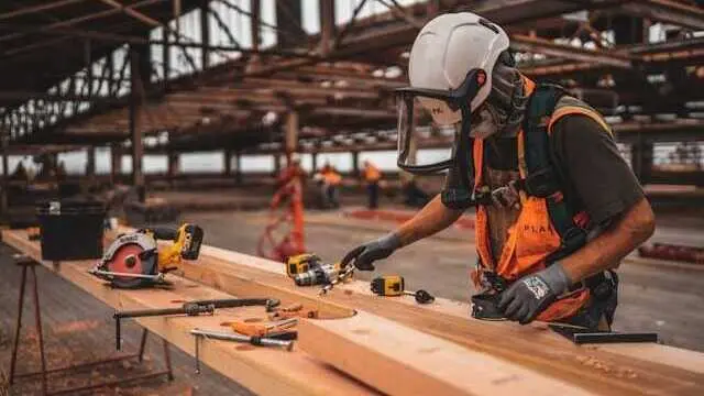La isla vive un crecimiento constructivo que combina digitalización, eficiencia energética y nuevas formas de edificar para responder a la demanda y a la falta de mano de obra especializada.