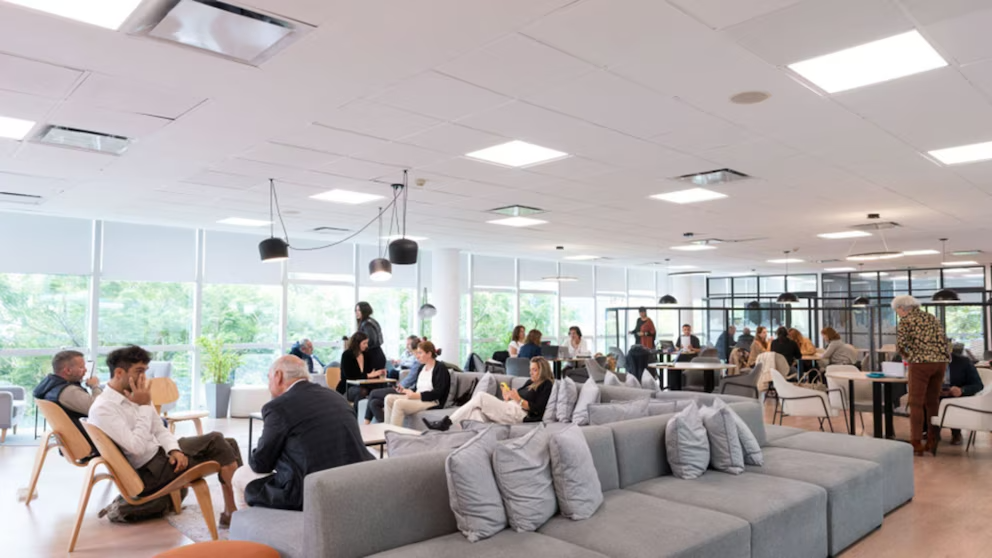 El hub operativo reúne a agentes, colaboradores y socios comerciales en un espacio de trabajo colaborativo (Red Suma)