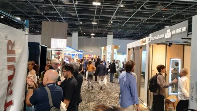 Los pasillos de Expo Construir mostraron una fuerte concurrencia de empresarios, desarrolladores y proveedores de materiales en el Hilton de Puerto Madero